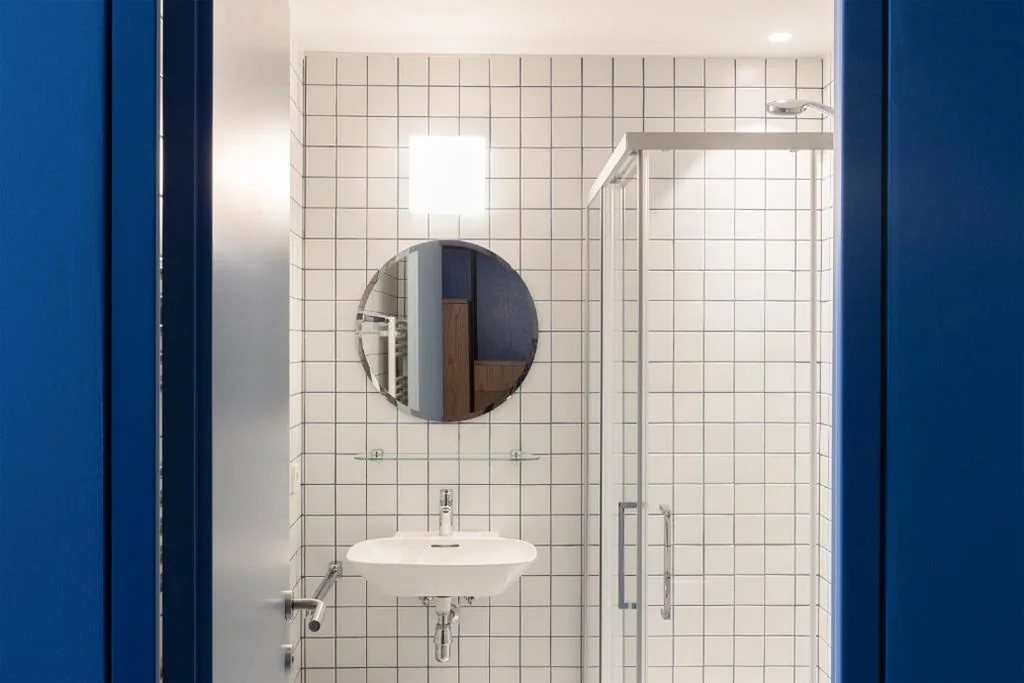 Camera Singola con Bagno Privato — Cusanus Akademie – Accademia Cusanus
