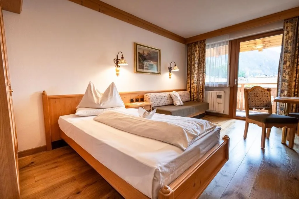 Camera Singola con Balcone — Hotel Cesa Tyrol