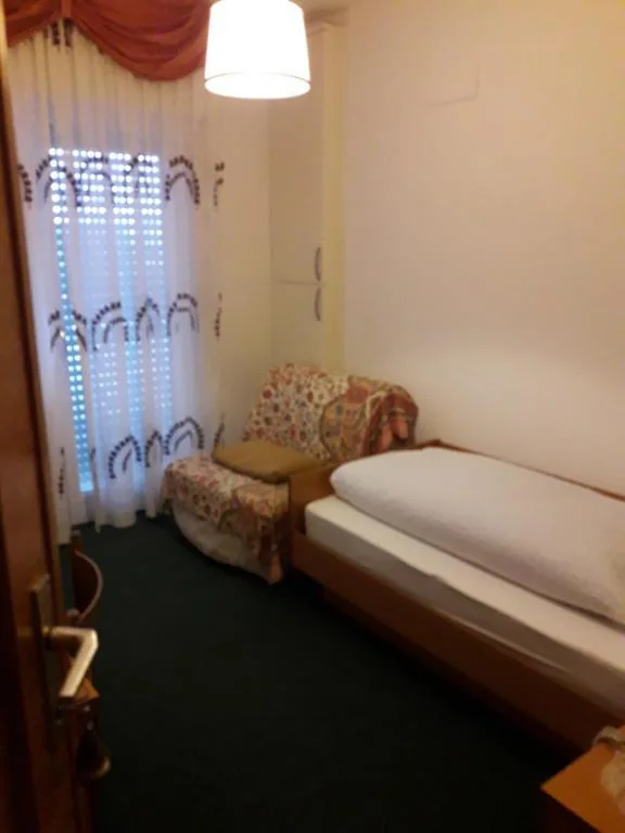 Camera Singola con Balcone — Hotel Lux