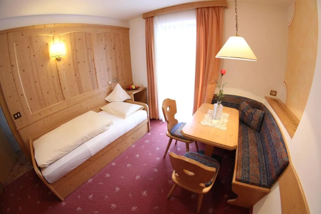 Single Room with Balcony — Hotel Val