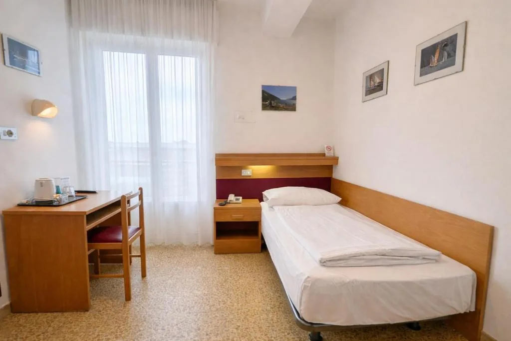 Camera Singola con Balcone — Hotel Villa Clara