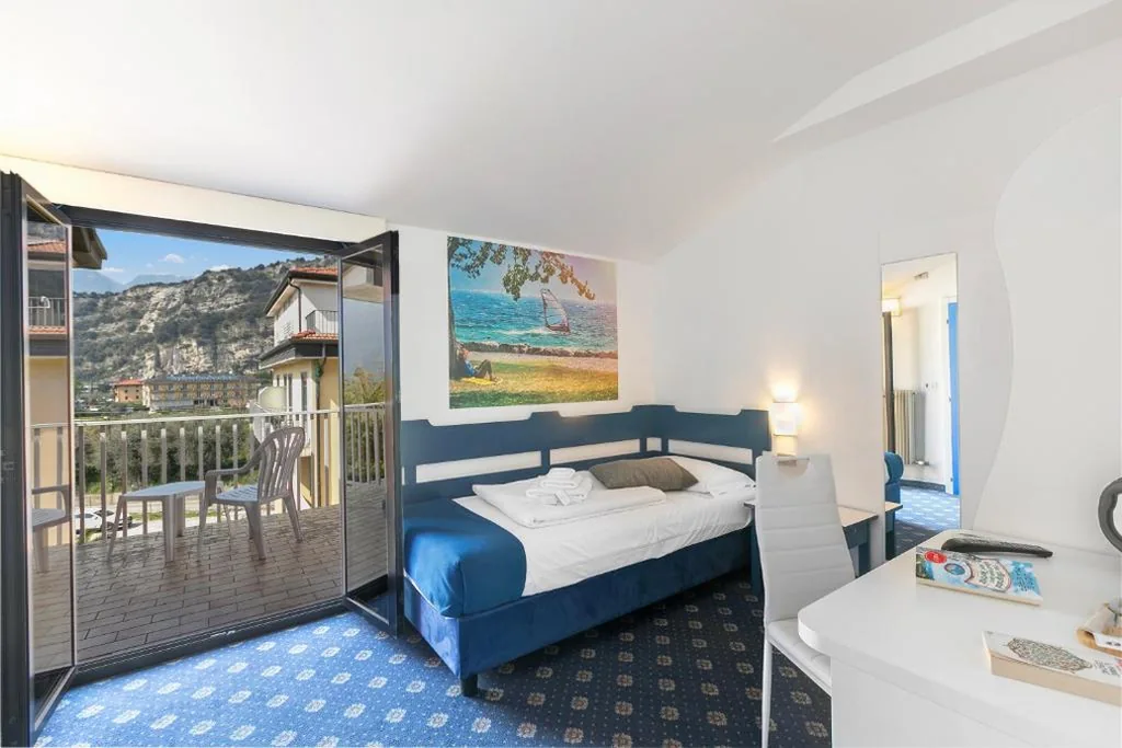 Single Room with Lake View — Bike & Wind Hotel Villa Maria