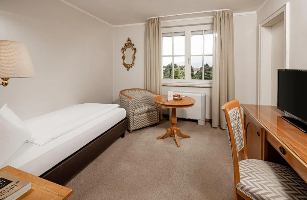 Single Room with Mountain View — Classic Hotel Meranerhof