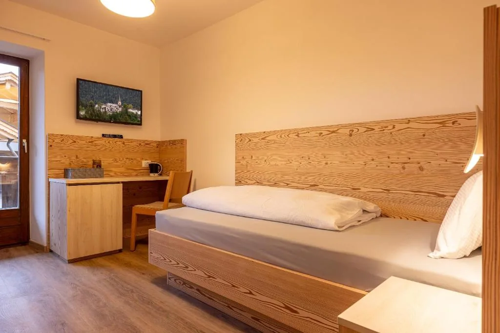 Single Room with Mountain View — SAN PIETRO DOLOMITI Small Budget Hotel