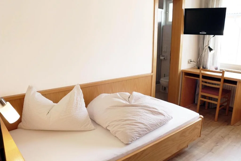 Camera Singola Economy — Schenna Garni Eden Bed & Breakfast