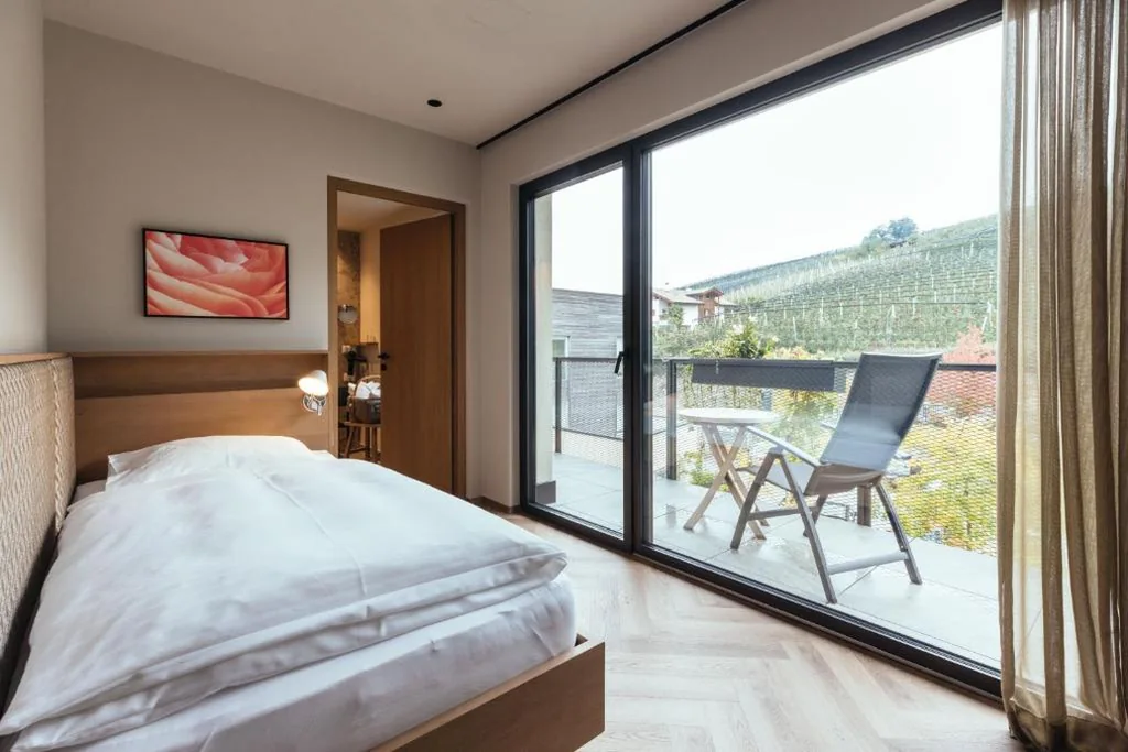 Single Room — Hilburger Hotel
