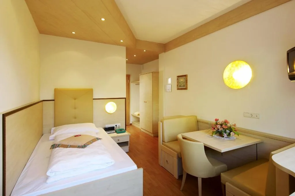 Single Room — Hotel Anatol