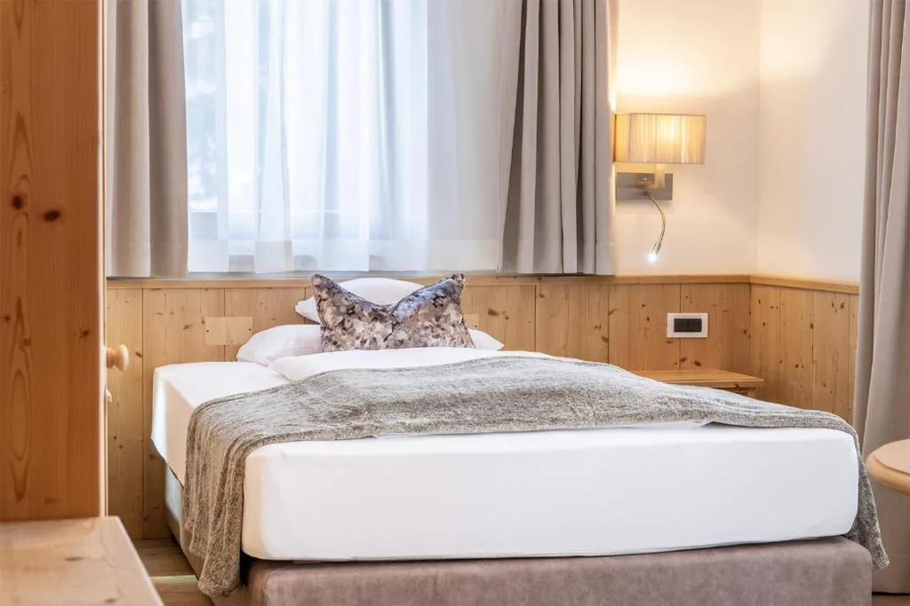 Single Room — Hotel Arkadia – “Adults Only”