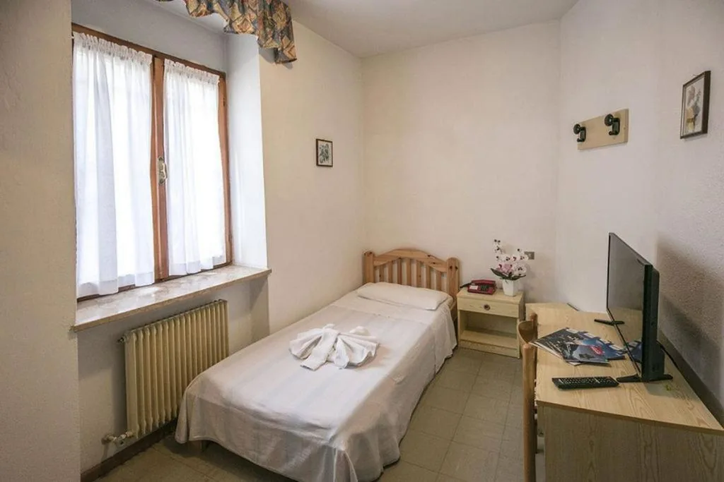 Single Room — Hotel Aurora