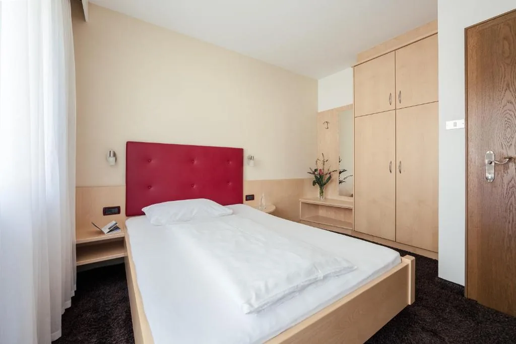 Camera Singola — Hotel Garni Sirmian