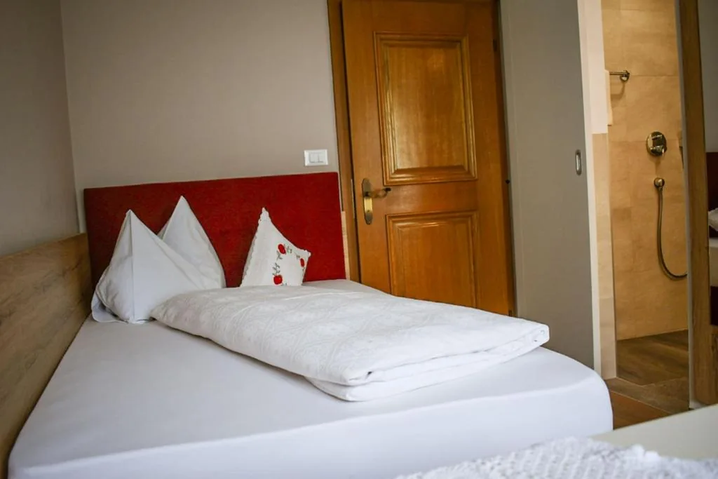 Single Room — Pension Tannenhof