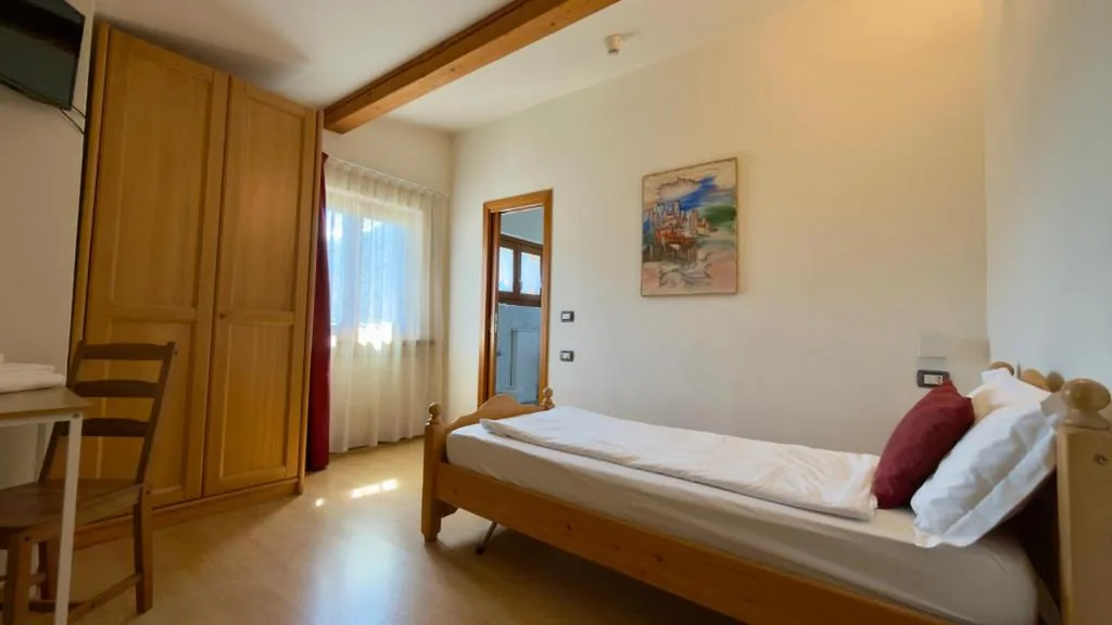 Standard Single Room with Mountain View — Casteluce Hotel Funivie