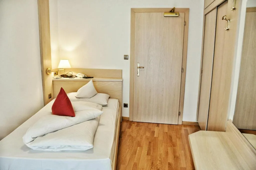 Camera Singola Standard — Hotel Brunner