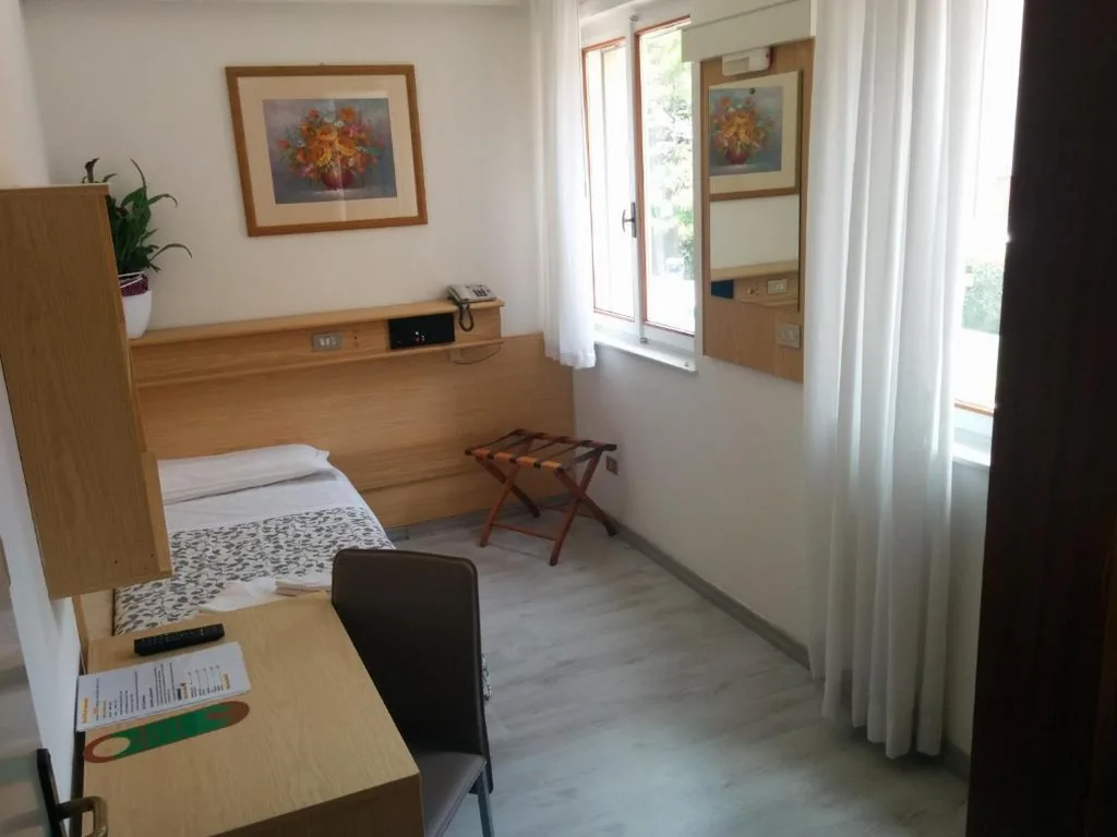 Standard Single Room — Hotel Gardesana