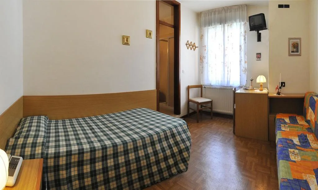 Camera Singola — Villa Flora
