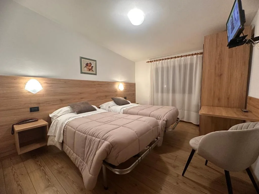Standard Double Room with Twin Beds and Garden View — Hotel Zeni