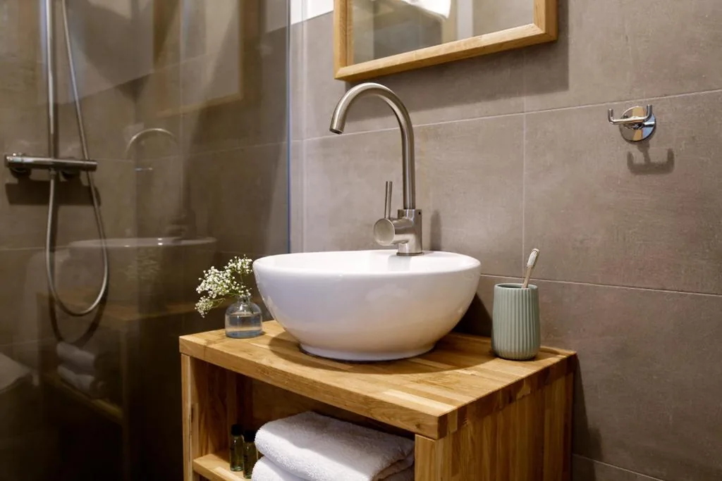 Standard Twin Room — Julias Guesthouse