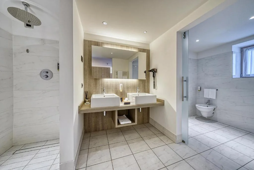 Standard Double/Twin Room with Balcony — Alpenresort Belvedere
