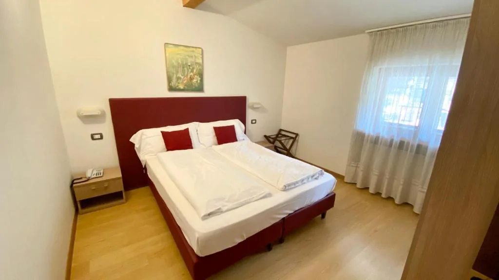 Standard Double/Twin Room — Casteluce Hotel Funivie