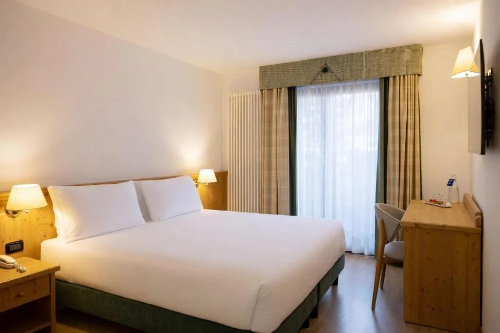 Camera Standard Matrimoniale/Doppia con Letti Singoli — Golf Hotel