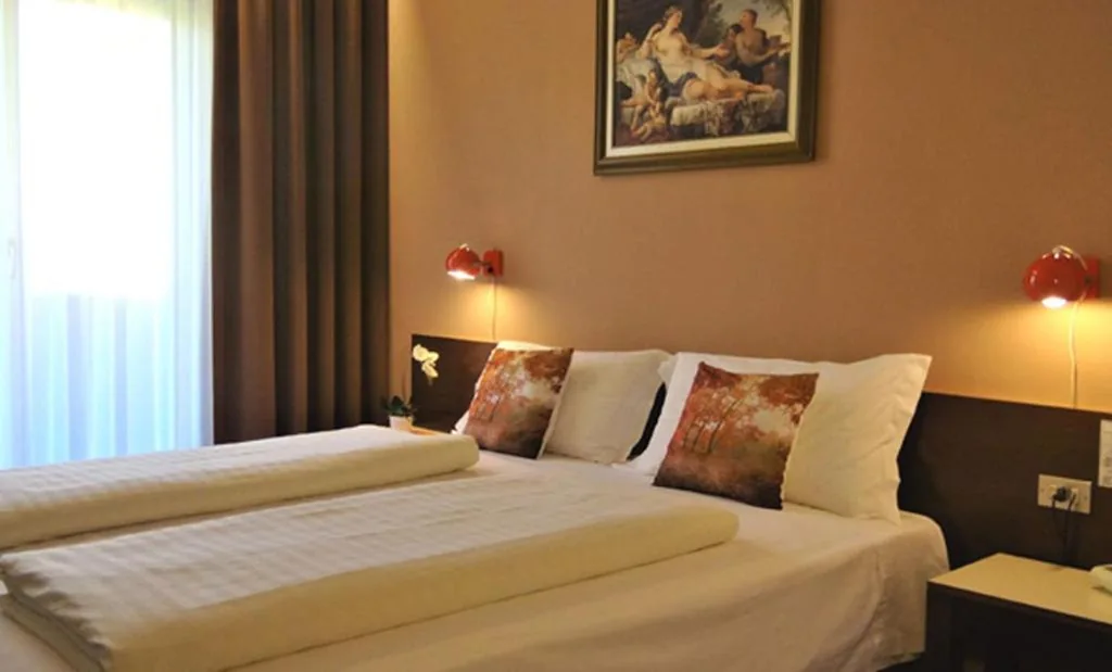 Standard Double/Twin Room — Hotel Bologna