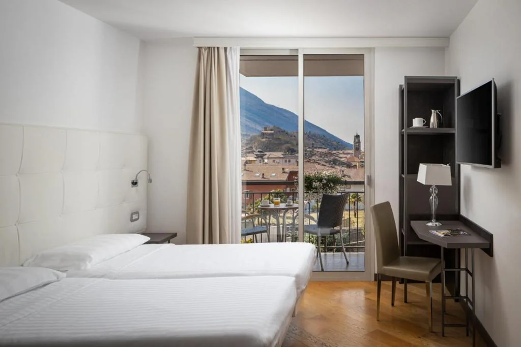 Camera Standard Matrimoniale/Doppia con Letti Singoli — Hotel Continental – Tonelli Hotels