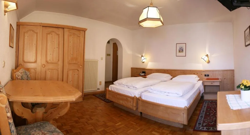 Standard Double/Twin Room — Hotel Dolomiti Madonna