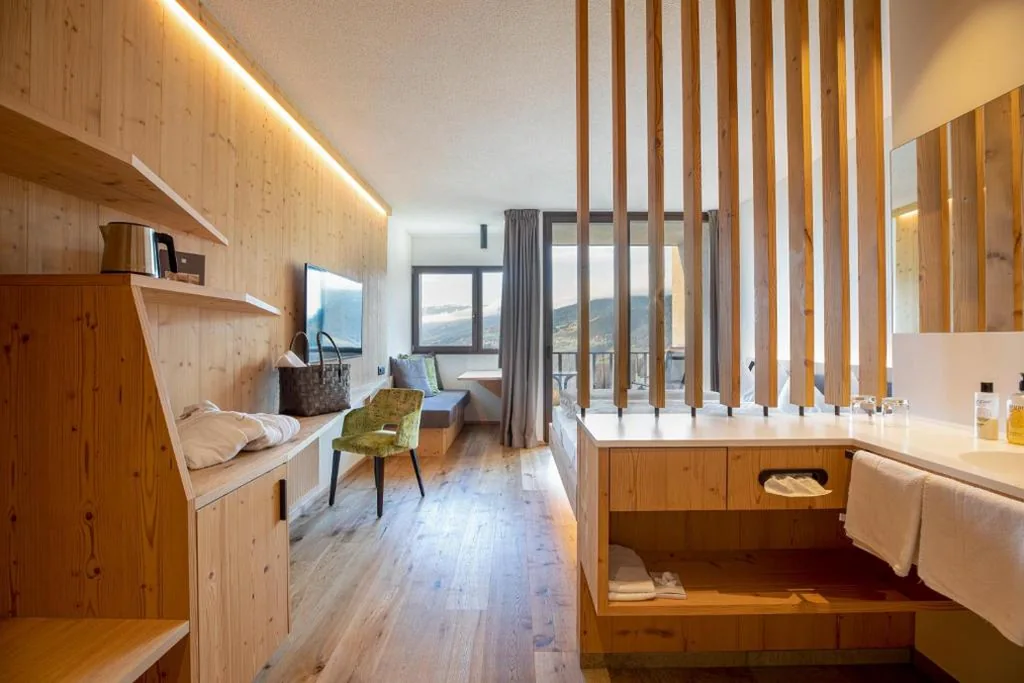 Camera Standard Matrimoniale/Doppia con Letti Singoli con Balcone — Hotel Fischer