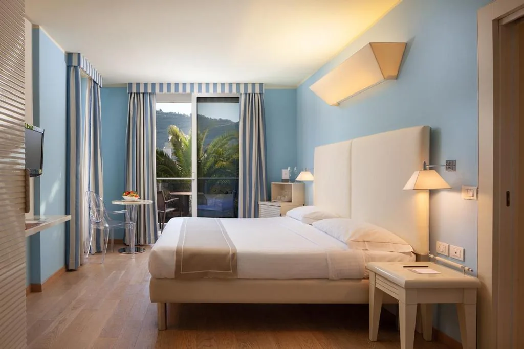 Camera Standard Matrimoniale/Doppia con Letti Singoli con Balcone — Hotel Kristal Palace – Tonelli Hotels – Adult Friendly