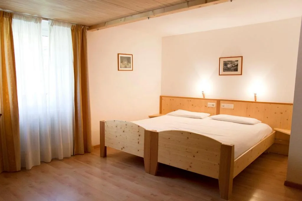Standard Double/Twin Room — Hotel Meisules