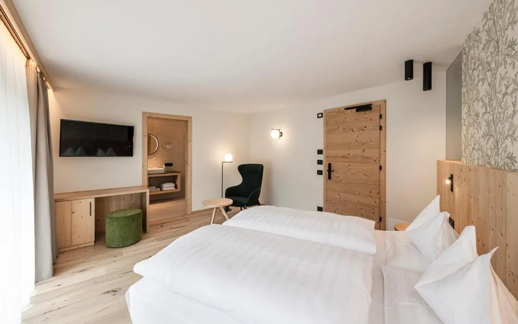 Camera Superior Deluxe Matrimoniale/Doppia con Letti Singoli — Stoa – Elegant & Romantic Guest House – “Adults only”