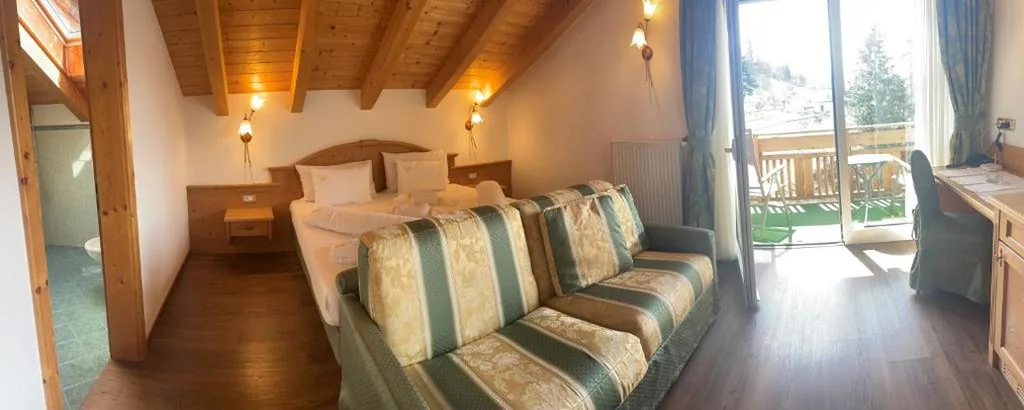 Camera Superior Matrimoniale/Doppia con Letti Singoli con Balcone — Adults only Hotel Grafenstein