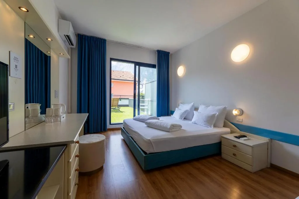 Camera Superior Matrimoniale/Doppia con Letti Singoli — Hi Hotels Riva del Garda