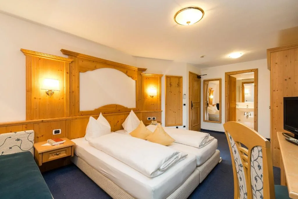 Camera Superior Matrimoniale/Doppia con Letti Singoli con Balcone — Hotel Bel Sit
