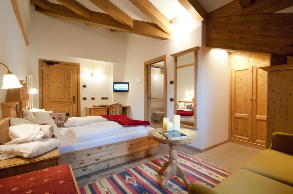 Camera Superior Matrimoniale/Doppia con Letti Singoli — Hotel Gianna