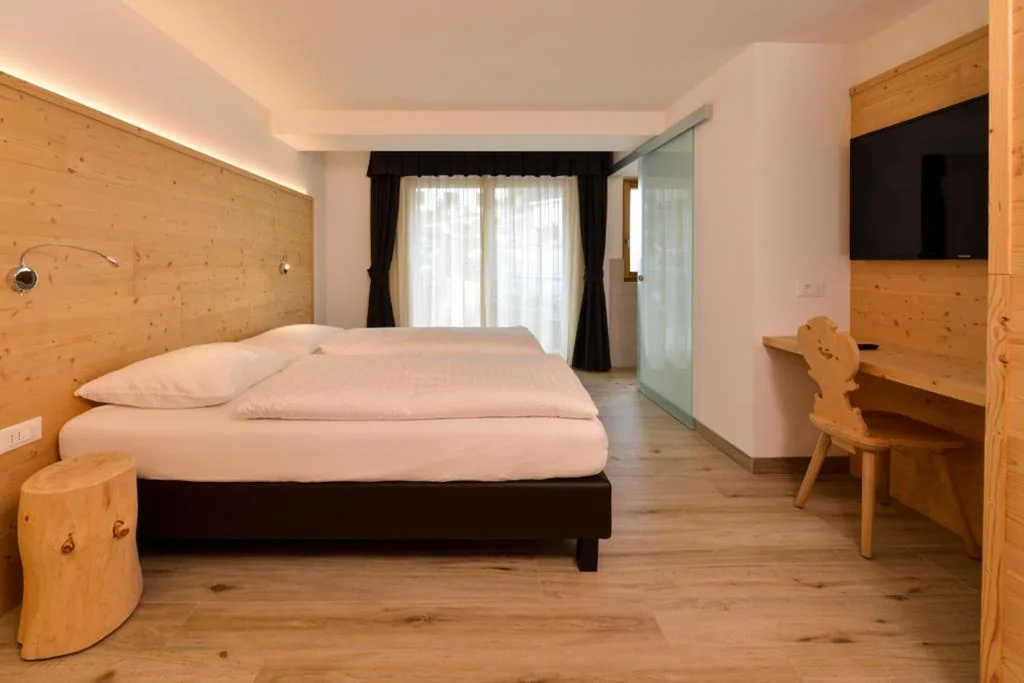 Camera Superior Matrimoniale/Doppia con Letti Singoli — Hotel Silvana