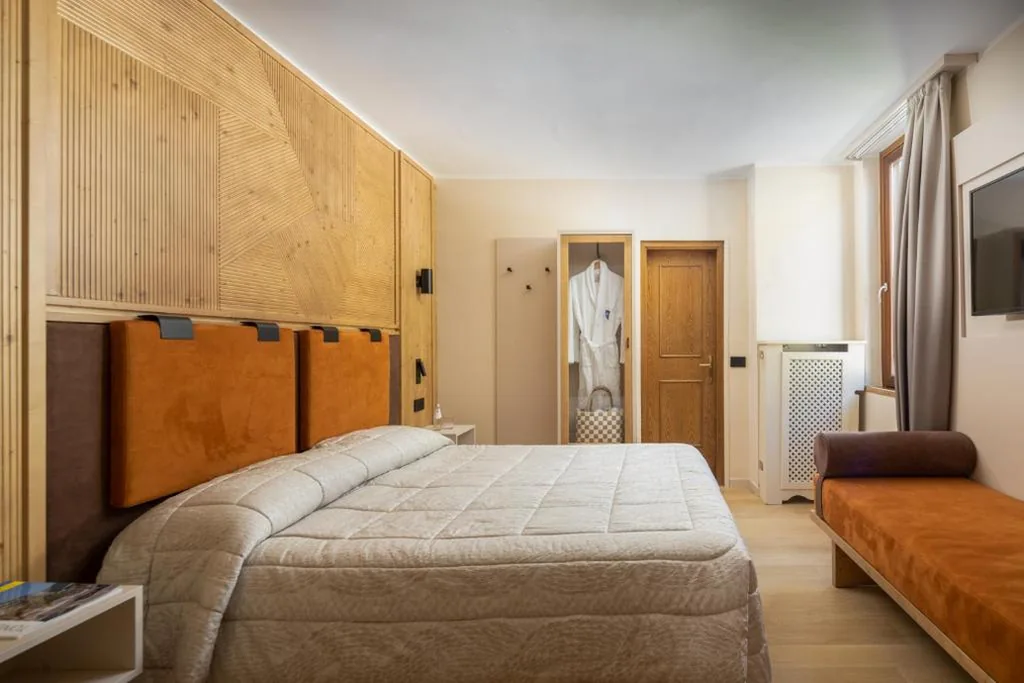 Camera Superior Matrimoniale/Doppia con Letti Singoli — Hotel Splendid