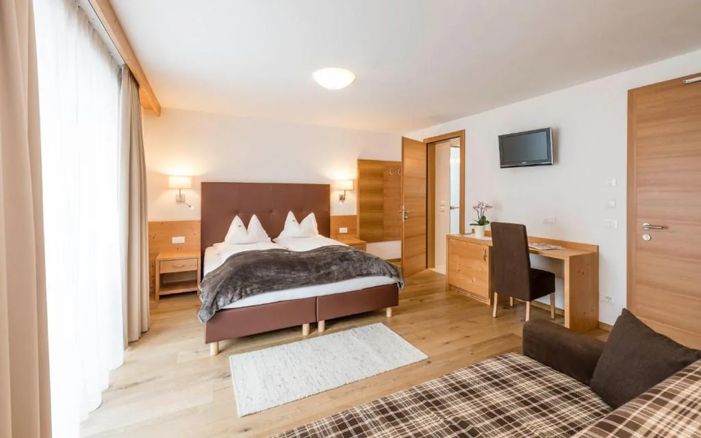 Camera Superior Matrimoniale/Doppia con Letti Singoli — Stoa – Elegant & Romantic Guest House – “Adults only”