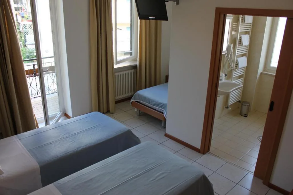 Camera Tripla — Albergo Hofer