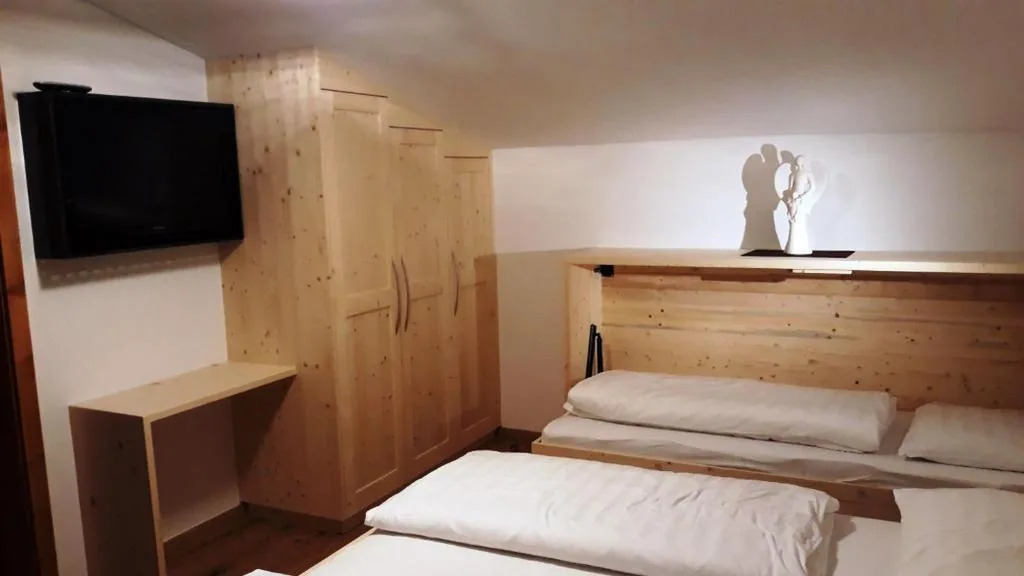 Budget Triple Room — Pension Sprenger