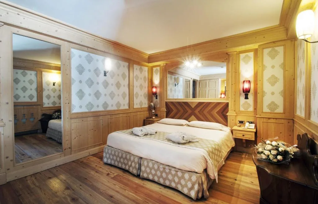 Camera Tripla Classic — Cristal Palace Hotel
