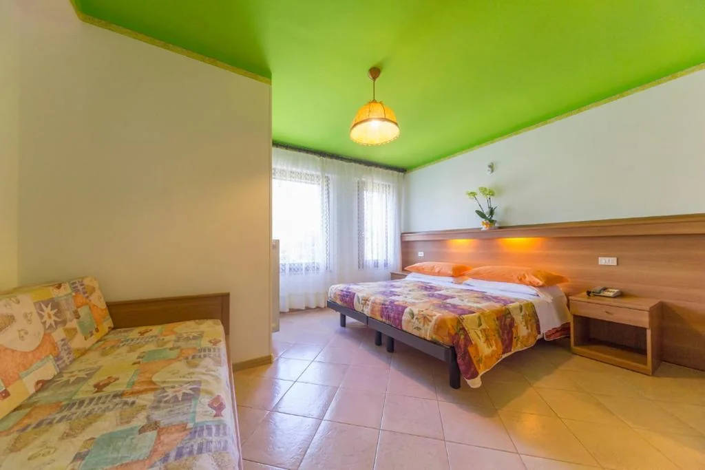 Camera Tripla Classic — Hotel Trentino