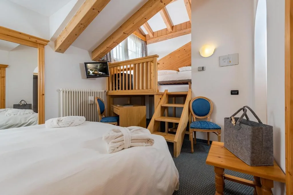 Classic Triple Room — Hotel Valacia