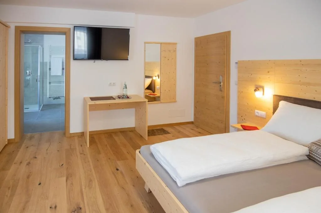 Comfort Triple Room — B&B Frühlingsheim