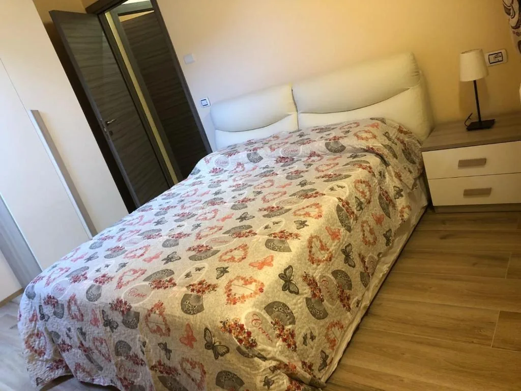 Camera Tripla Comfort con Doccia — B&B Butterfly