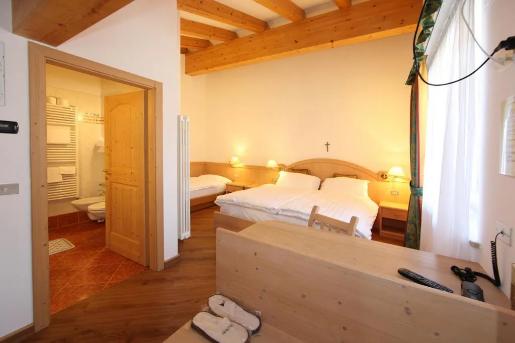 Camera Tripla Comfort — Hotel El Pilon
