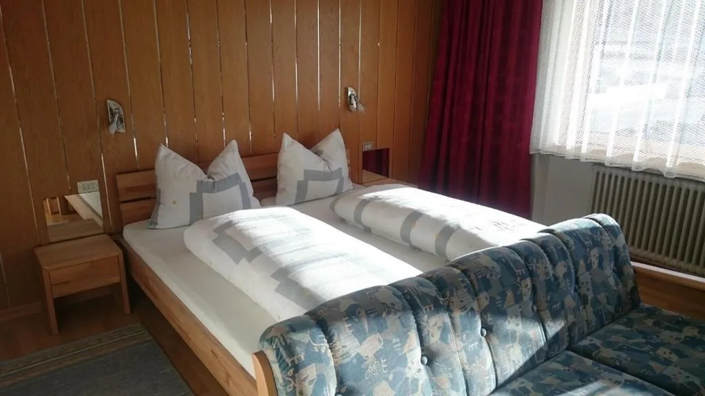 Triple Room with Bathroom — Pension Tirol