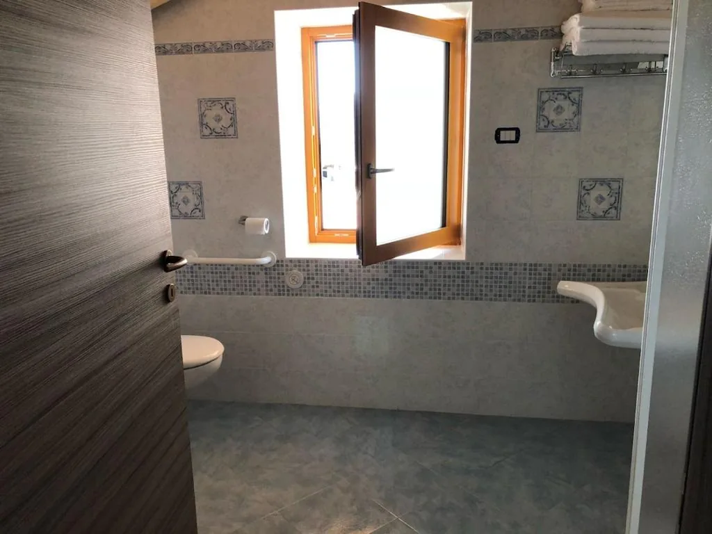 Camera Tripla con Bagno Privato — B&B Butterfly