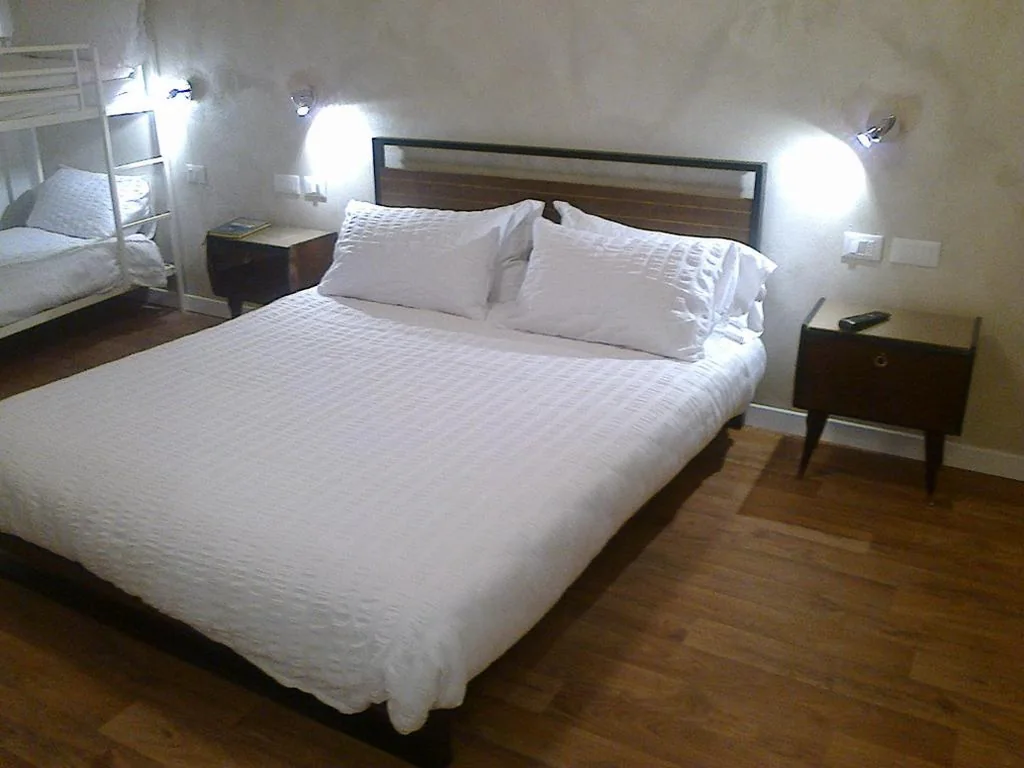 Camera Tripla con Bagno Privato — B&B The Secret Place