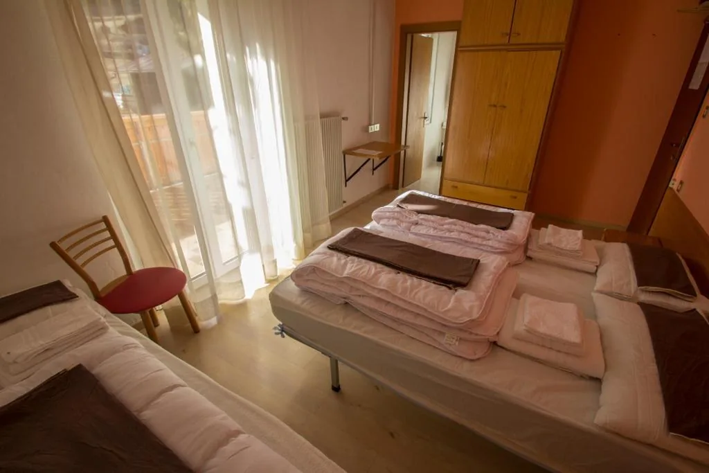 Camera Tripla con Bagno Privato — Casa per Ferie Le Rais